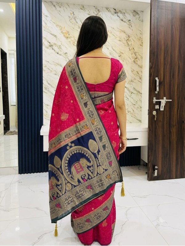 Traditional Dola Silk Saree with Zari Weave & Rich Pallu