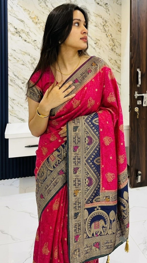 Traditional Dola Silk Saree with Zari Weave & Rich Pallu